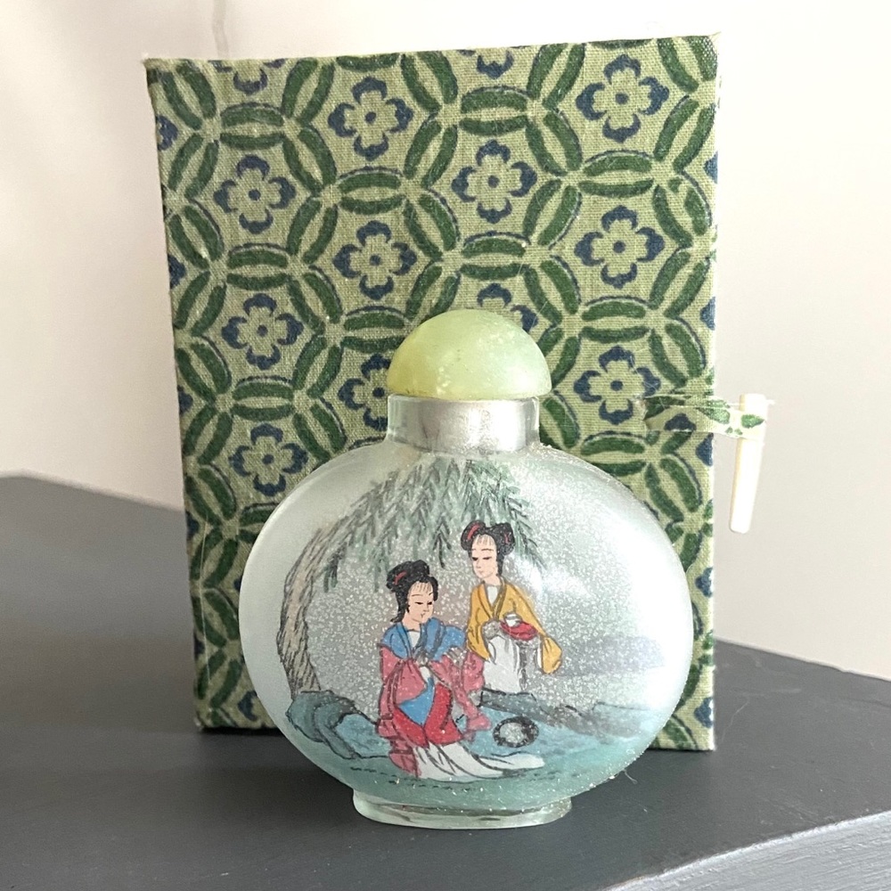 Reverse Hand Painted Glass Chinese Antique Snuff Bottle